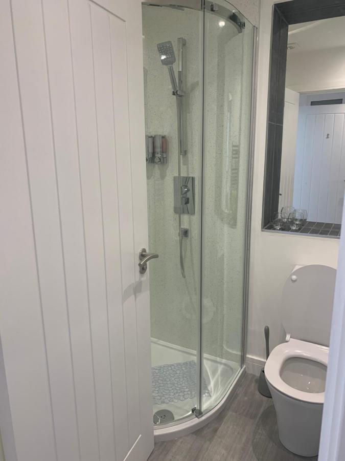 Rosemary House Brs Airport Accommodation Winford المظهر الخارجي الصورة